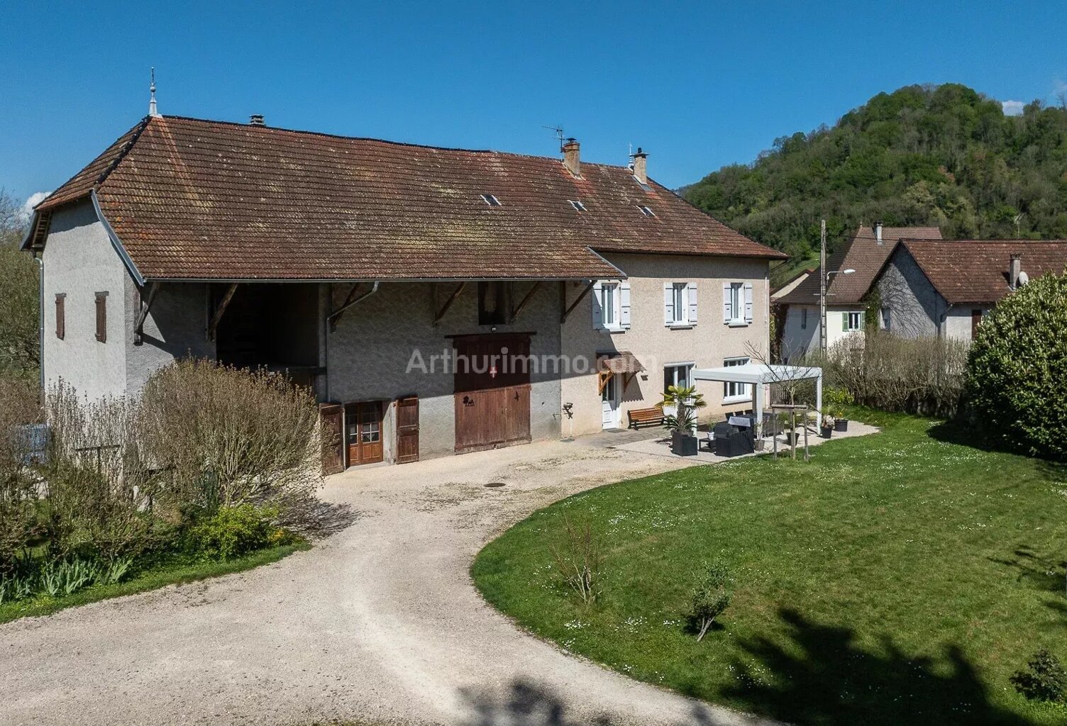 EXCLUSIVITE - ST GENIX SUR GUIERS — photo 1
