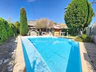 Maison familiale aux beaux volumes avec piscine  Proche centre de Six-Fours-les-Plages — photo 3