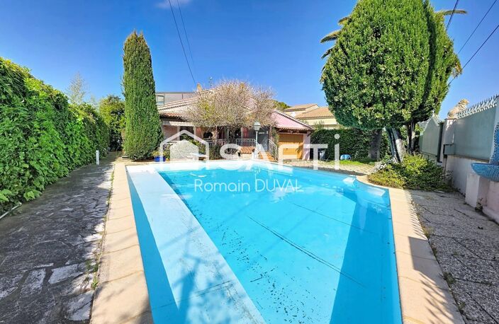 Maison familiale aux beaux volumes avec piscine  Proche centre de Six-Fours-les-Plages — photo 3
