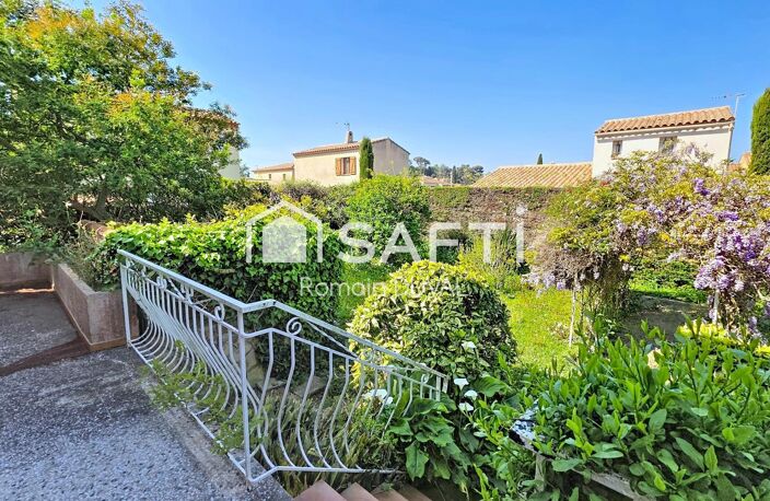 Maison familiale aux beaux volumes avec piscine  Proche centre de Six-Fours-les-Plages — photo 4