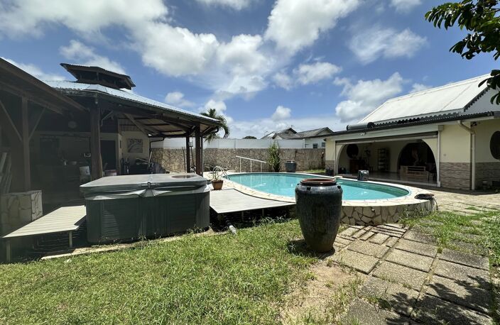 EXCLUSIVITÉ - VOTRE VILLA DANS LE BOURG DE MATOURY, PROCHE DU MARCHÉ — photo 2