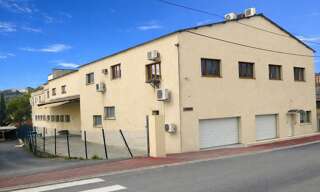 Immeuble  1800 m² à vendre à Grasse (06130)