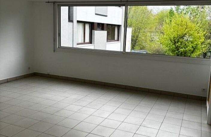 Appartement 2 p à LA VARENNE SAINT HILAIRE — photo 2