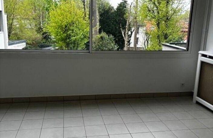 Appartement 2 p à LA VARENNE SAINT HILAIRE — photo 4