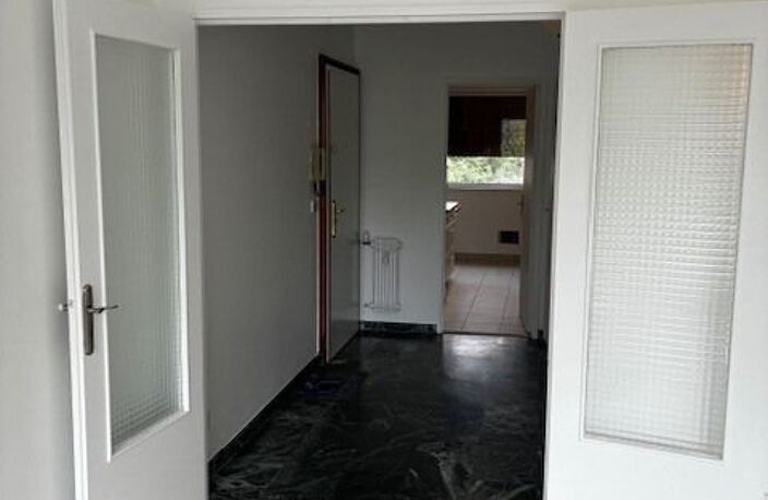 Appartement 2 p à LA VARENNE SAINT HILAIRE — photo 5