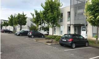 Bureau  81 m² à louer à Limas (69400)