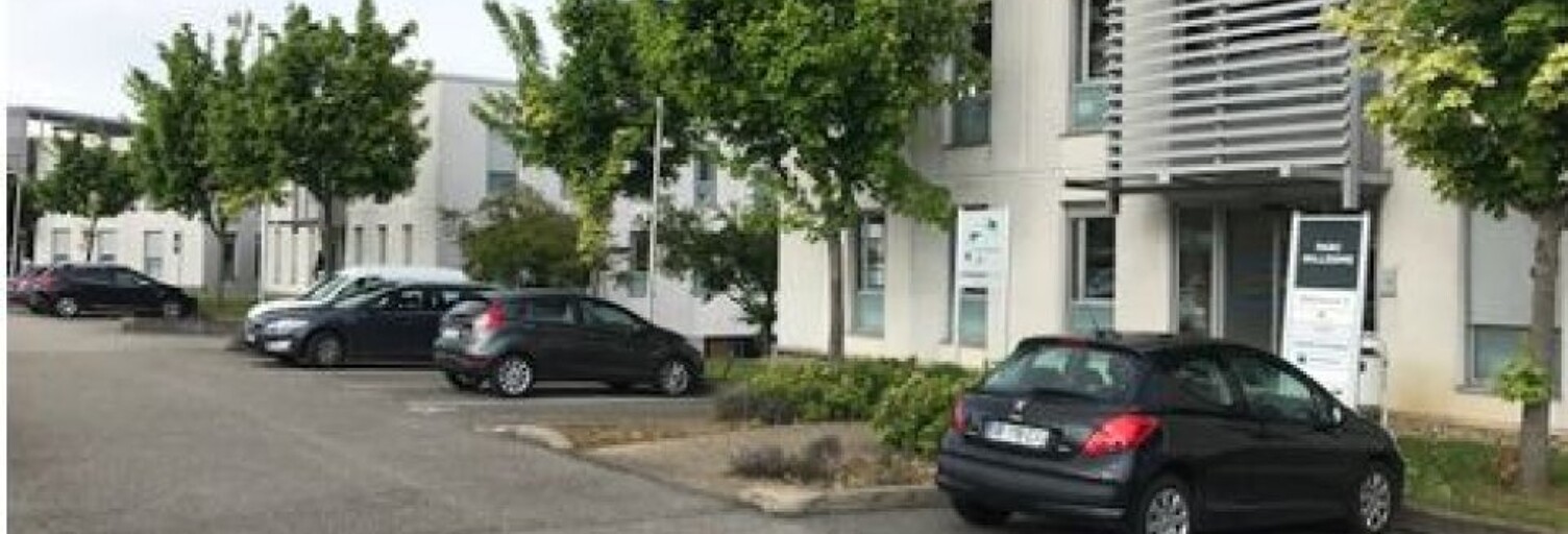 Bureau  81 m² à louer à Limas (69400)