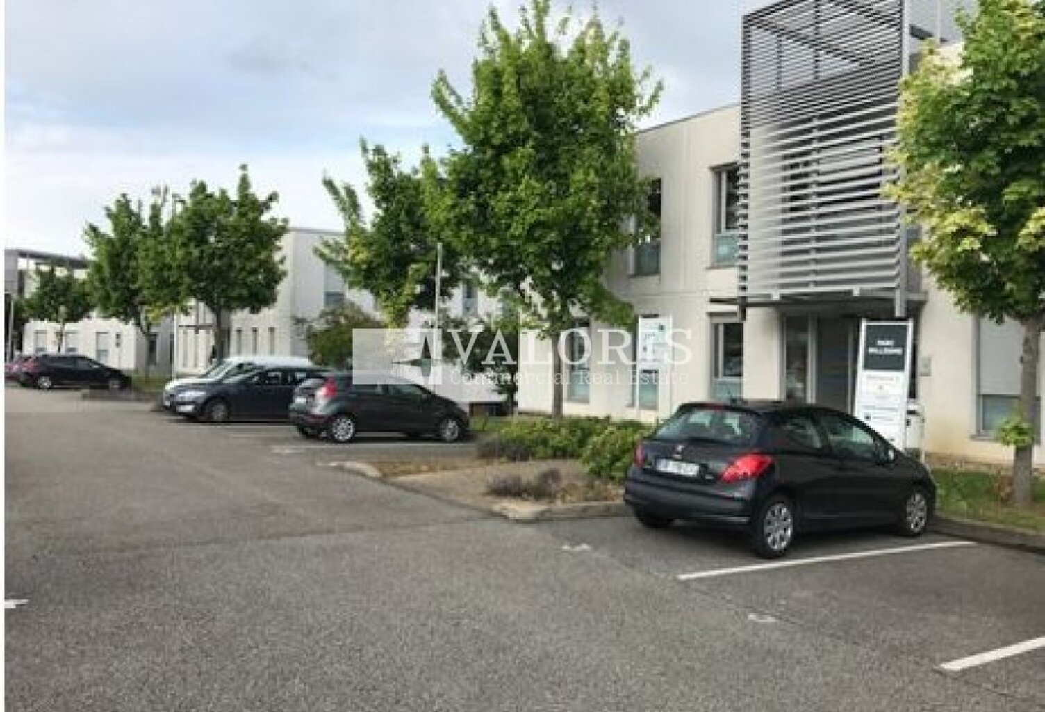 BUREAUX à LOUER — photo 1