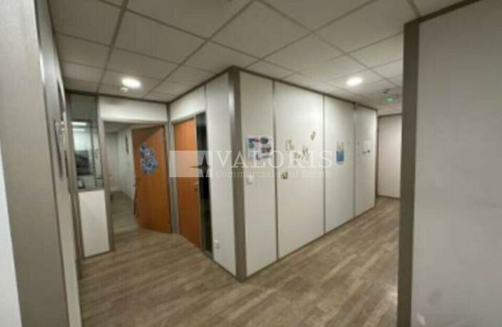 BUREAUX à LOUER — photo 4
