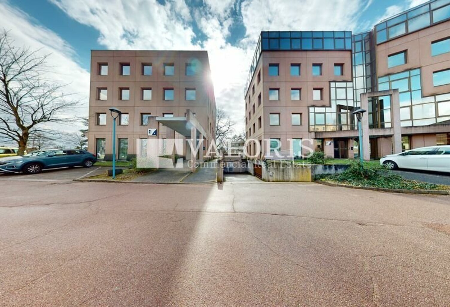 BUREAUX à LOUER — photo 1