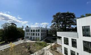 Bureau  497 m² à louer à Limonest (69760)