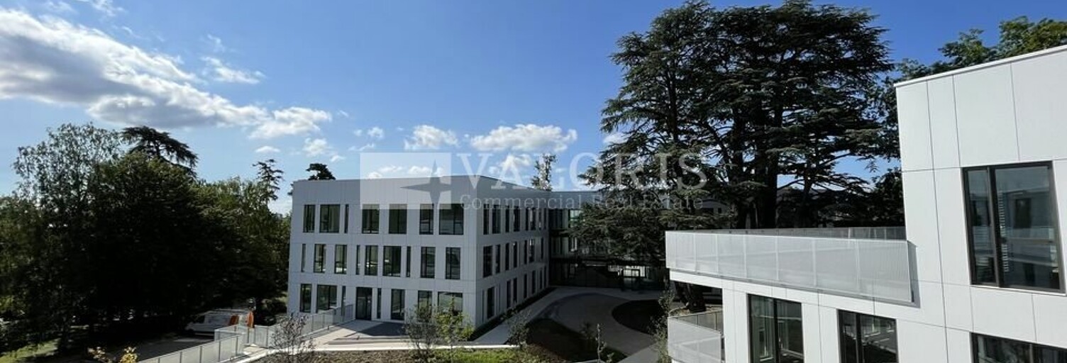 Bureau  497 m² à louer à Limonest (69760)