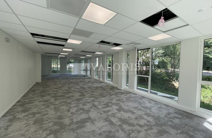 BUREAUX à LOUER — photo 4
