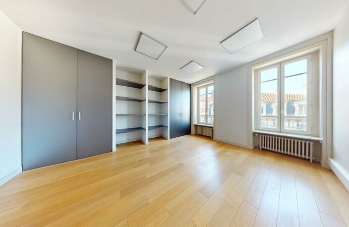 BUREAUX à LOUER — photo 2
