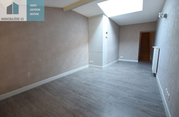 T3 TRIPLEX CUIS EQUIPEE LE PUY EN VELAY - 3 pièce(s) - 75 m2 — photo 3