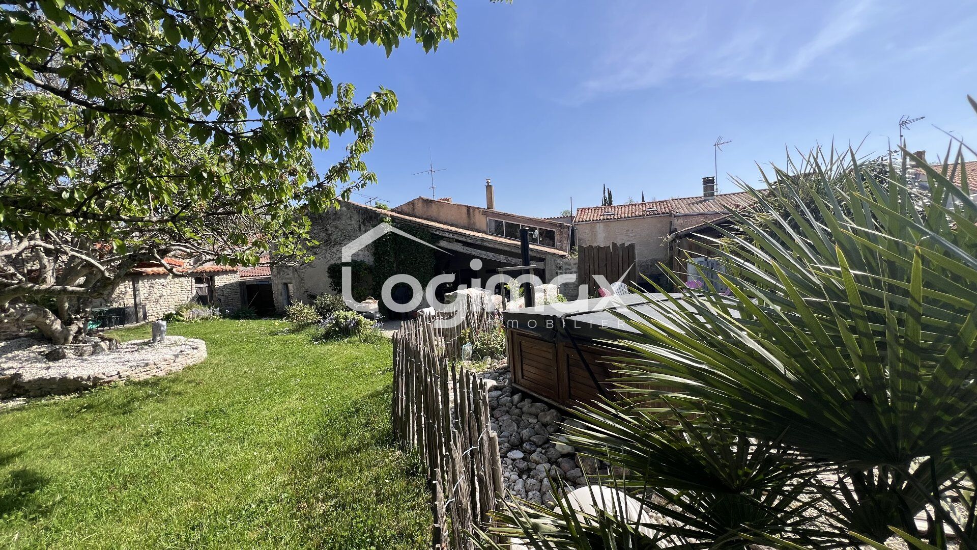 Villa / Maison  T5 à vendre Salles-sur-Mer 17220