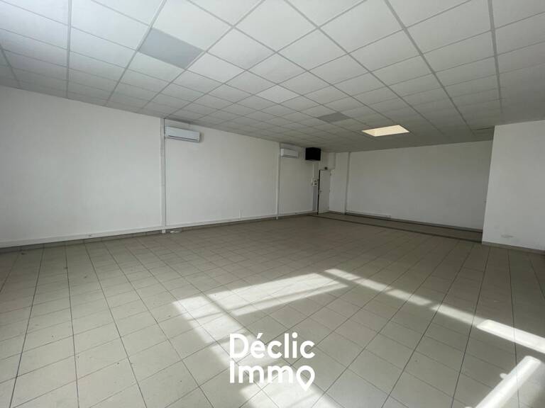 BUREAUX LIBRE — photo 1