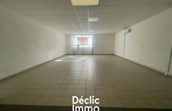 BUREAUX LIBRE — photo 4