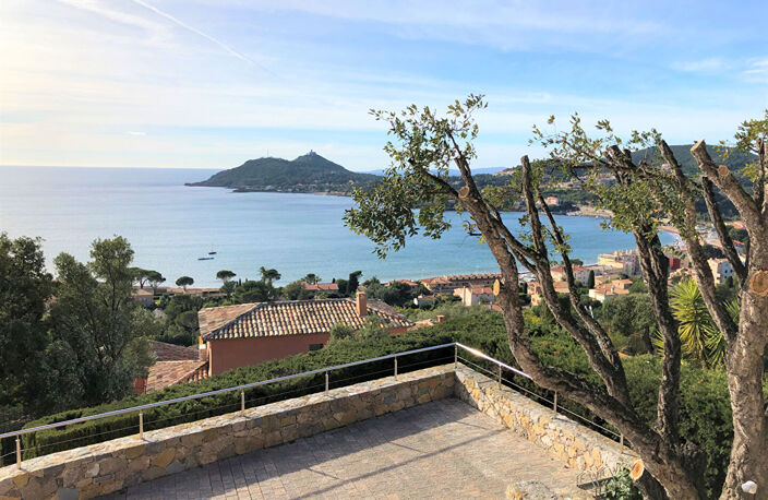 Saint-Raphaël - Agay, villa vue mer panoramique, piscine chauffée, 5 chambres — photo 5