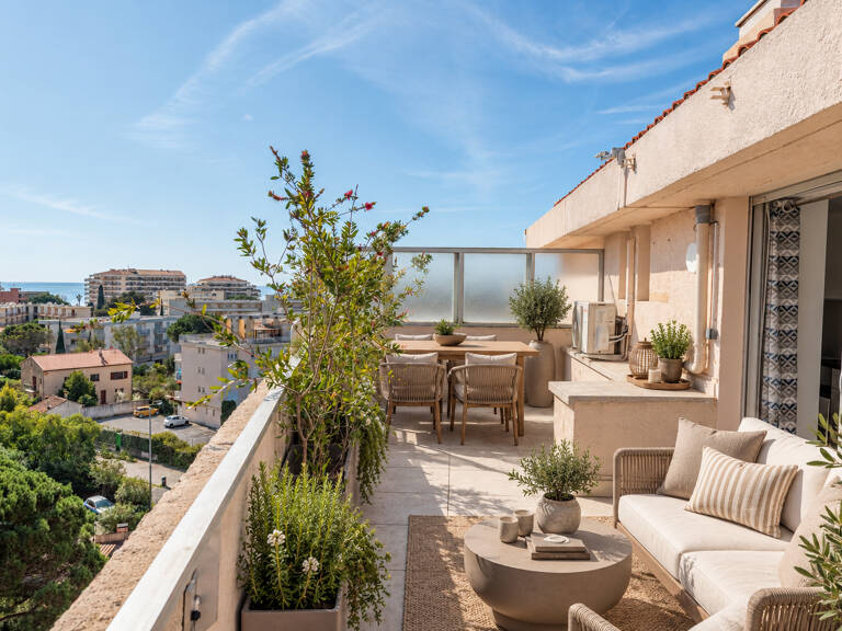 Appartement T2 en dernier étage vaste terrasse plage  commerces à pied — photo 1