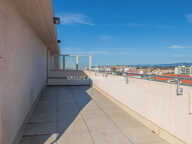 Appartement T2 en dernier étage vaste terrasse plage  commerces à pied — photo 4