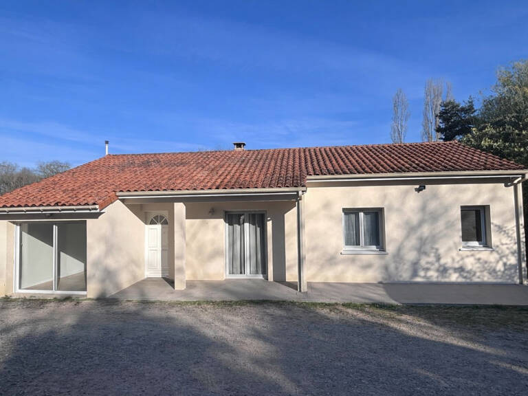 Maison récente de plain-pied   108 m2 sur 2 305 m2 de terrai — photo 1