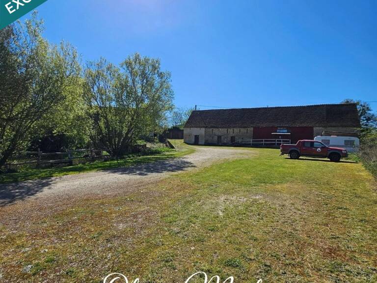 Propriété début XVIIe siècle  275 m² habitables sur 2,3 hectares  Fort potentiel — photo 1