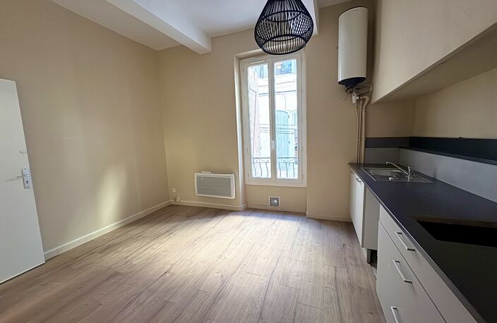 34500 Béziers-studio 25 m2-centre ville — photo 2