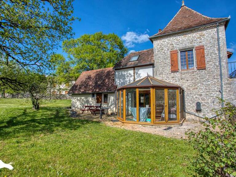 Maison en pierre de 5 pièces principales — photo 1