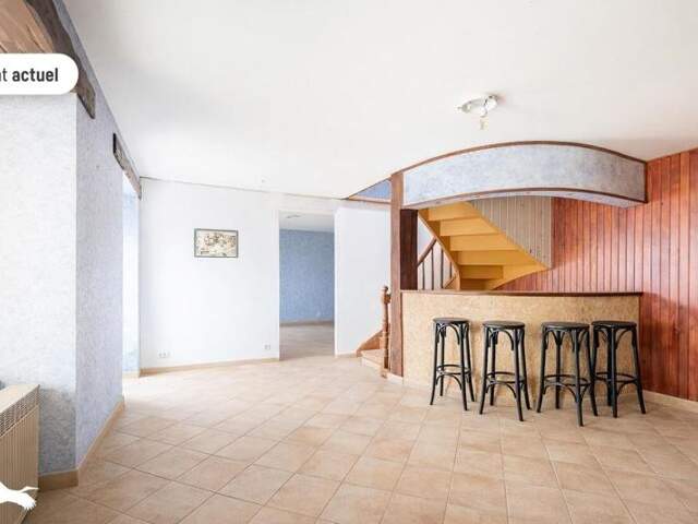 Maison en pierre de 8 pièces principales — photo du bien