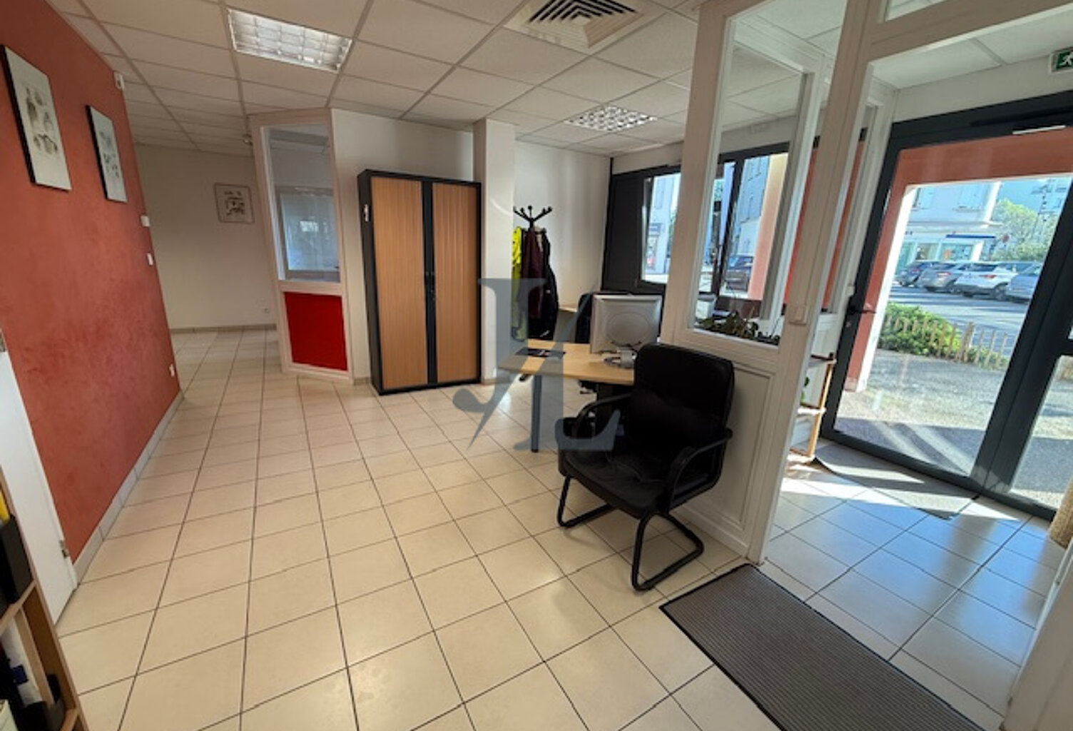 LOCAL PROFESIONNEL DE 120m2 — photo 1