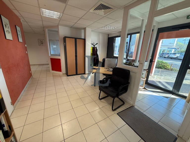 LOCAL PROFESIONNEL DE 120m2 — photo 1