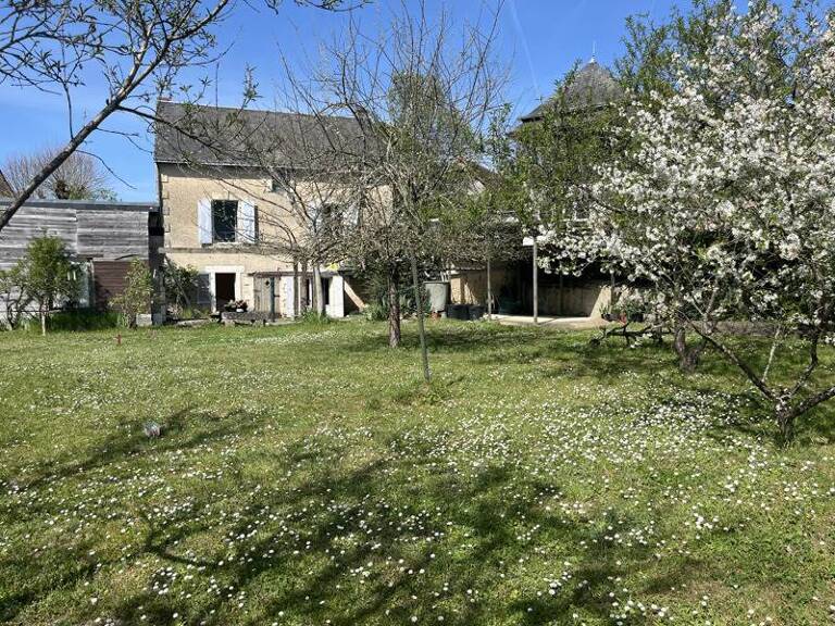 Maison en pierre de 4 pièces principales — photo 1