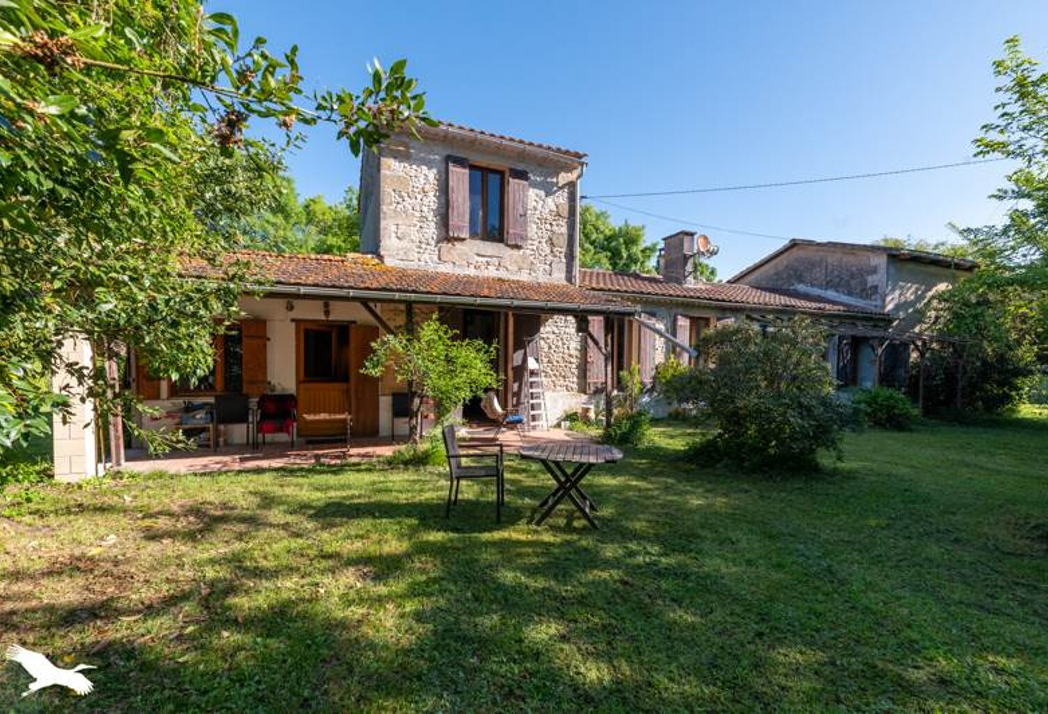 Maison en pierre de 7 pièces principales — photo 1