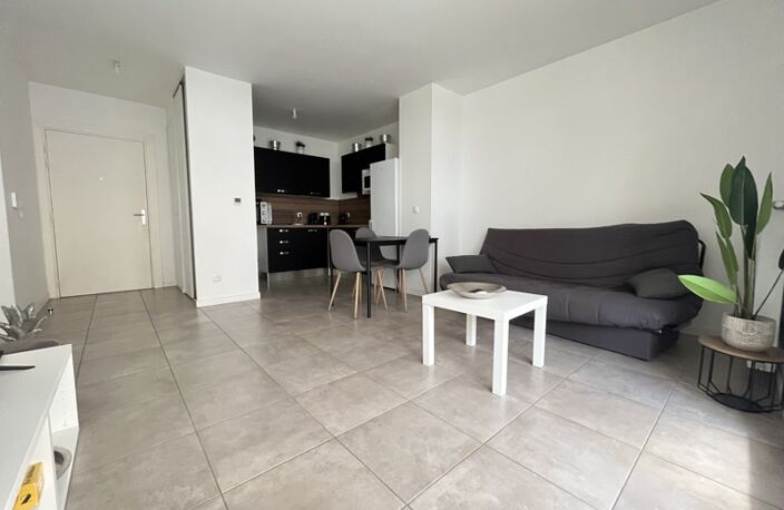 Vente appartement 2 pièces 47 m² Bordeaux (33100) — photo 2