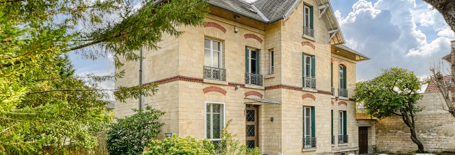 Maison 9 Pièces 235 m² à vendre à Le Mesnil-le-Roi (78600)