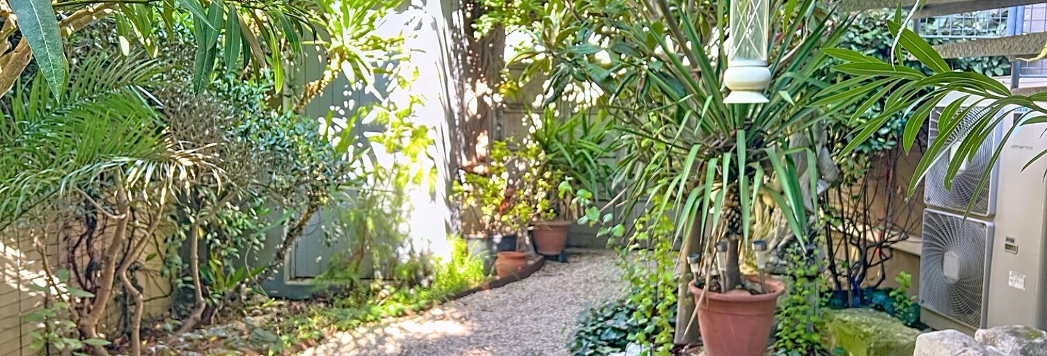 Immeuble  255 m² à vendre à Plan-d'Orgon (13750)