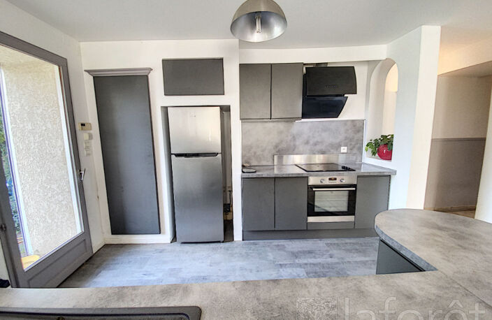 Maison L'Isle D'Abeau vieux village 6 pièces 155 m2 — photo 5