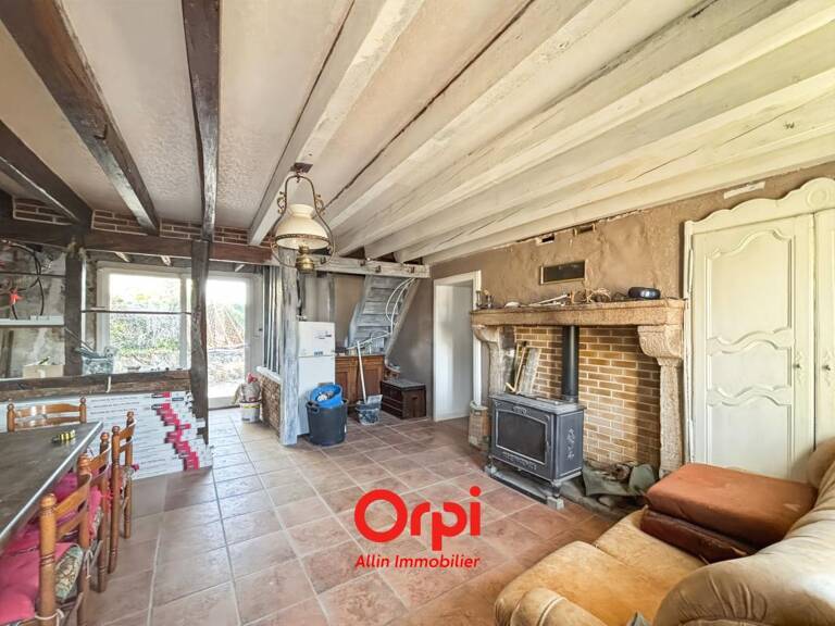 A VENDRE - MAISON DANS UN PETIT HAMEAU CALME — photo 1