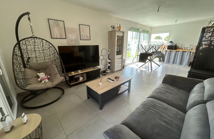 LA REORTHE (85210) VILLA BOIS PLAIN PIED 2022 + GARAGE ET ANNEXE SUR 766M² CLOS AVEC LOCATAIRES EN PLACE — photo 2