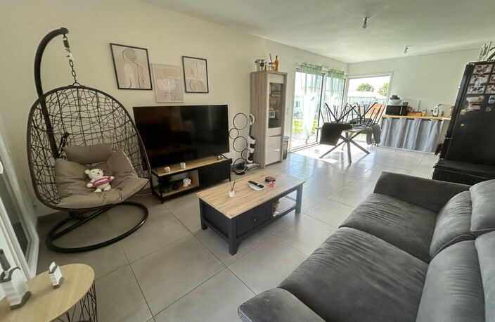 LA REORTHE (85210) VILLA BOIS PLAIN PIED 2022 + GARAGE ET ANNEXE SUR 766M² CLOS AVEC LOCATAIRES EN PLACE — photo 3