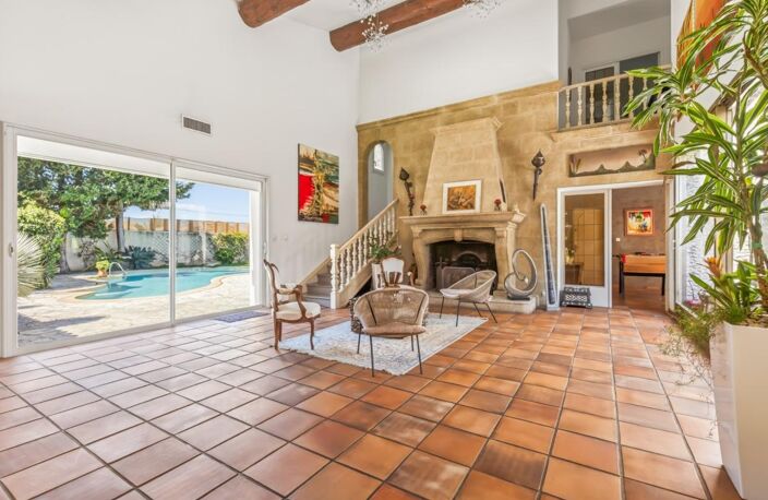 - CHATEAUNEUF LES MARTIGUES (13) - MAISON DE PRESTIGE - T10 - 3 SUITES PARENTALES + 3 CHAMBRES - PISCINE -TERRASSE - PARKING - CAVE — photo 5