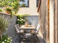 SAINT CYR SOUS DOURDAN. Maison de charme rénovée 120 m² – Suite parentale – Garage – Dépendances – Jardin 424 m² – Terrasse 35 m² — photo 2