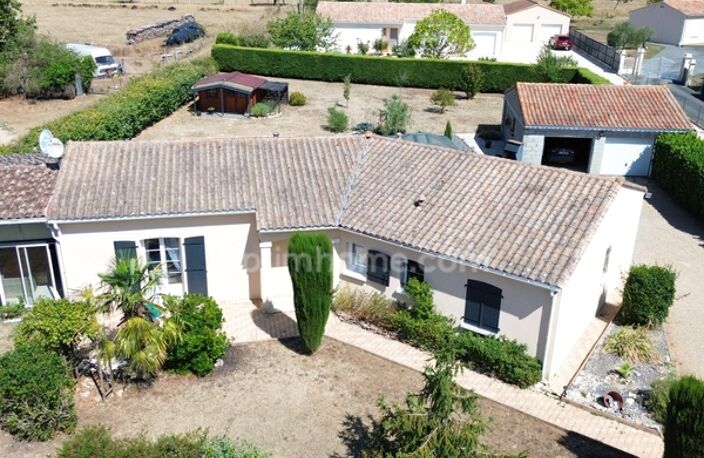 A SAISIR ! Maison de plain-pied de 125m² - 4 chambres - Agris (16) — photo 2