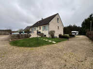 LAIGNES ( 21)  Pavillon contemporain de 1984 (130m2) avec so — photo 3