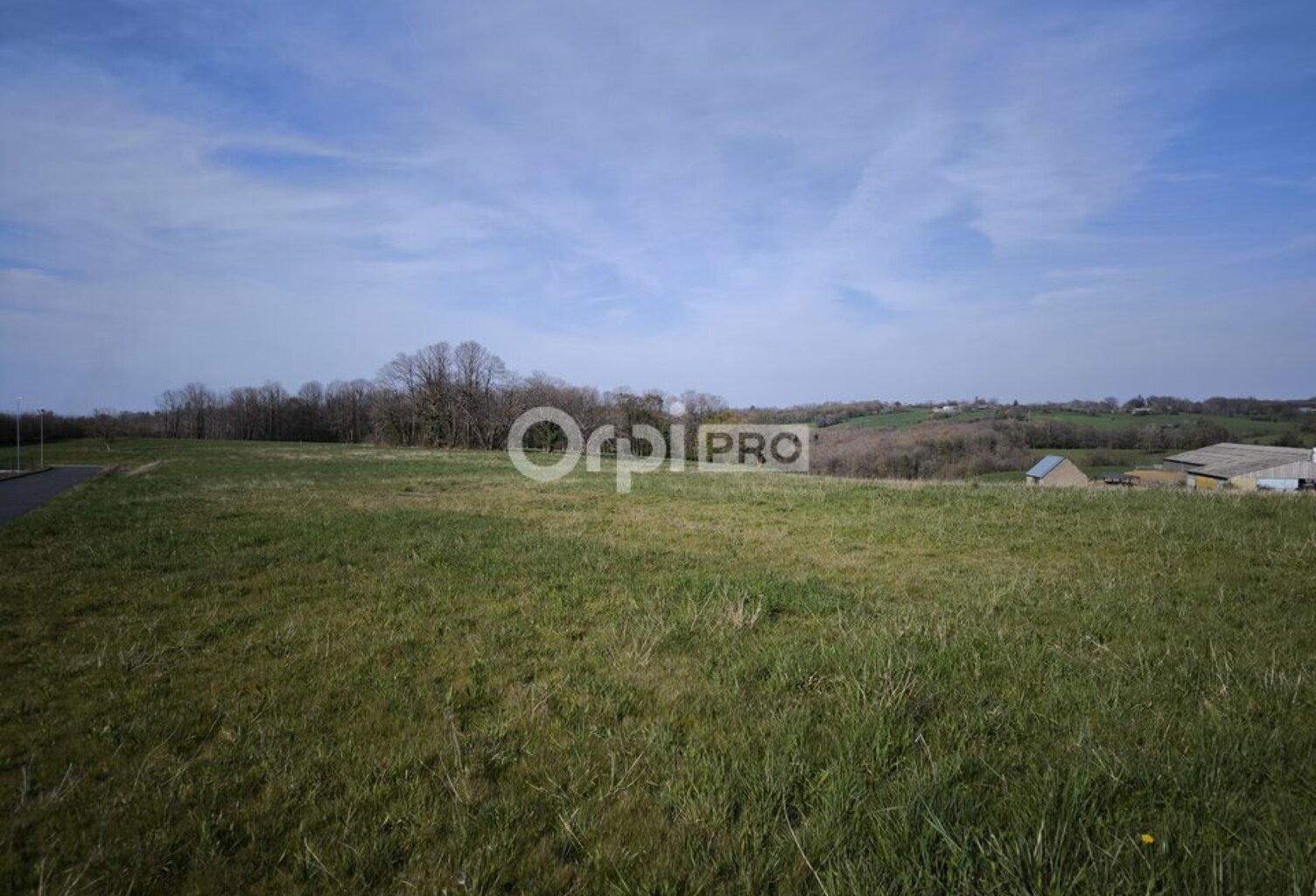 TERRAIN COMMERCIAL A VENDRE — photo 1