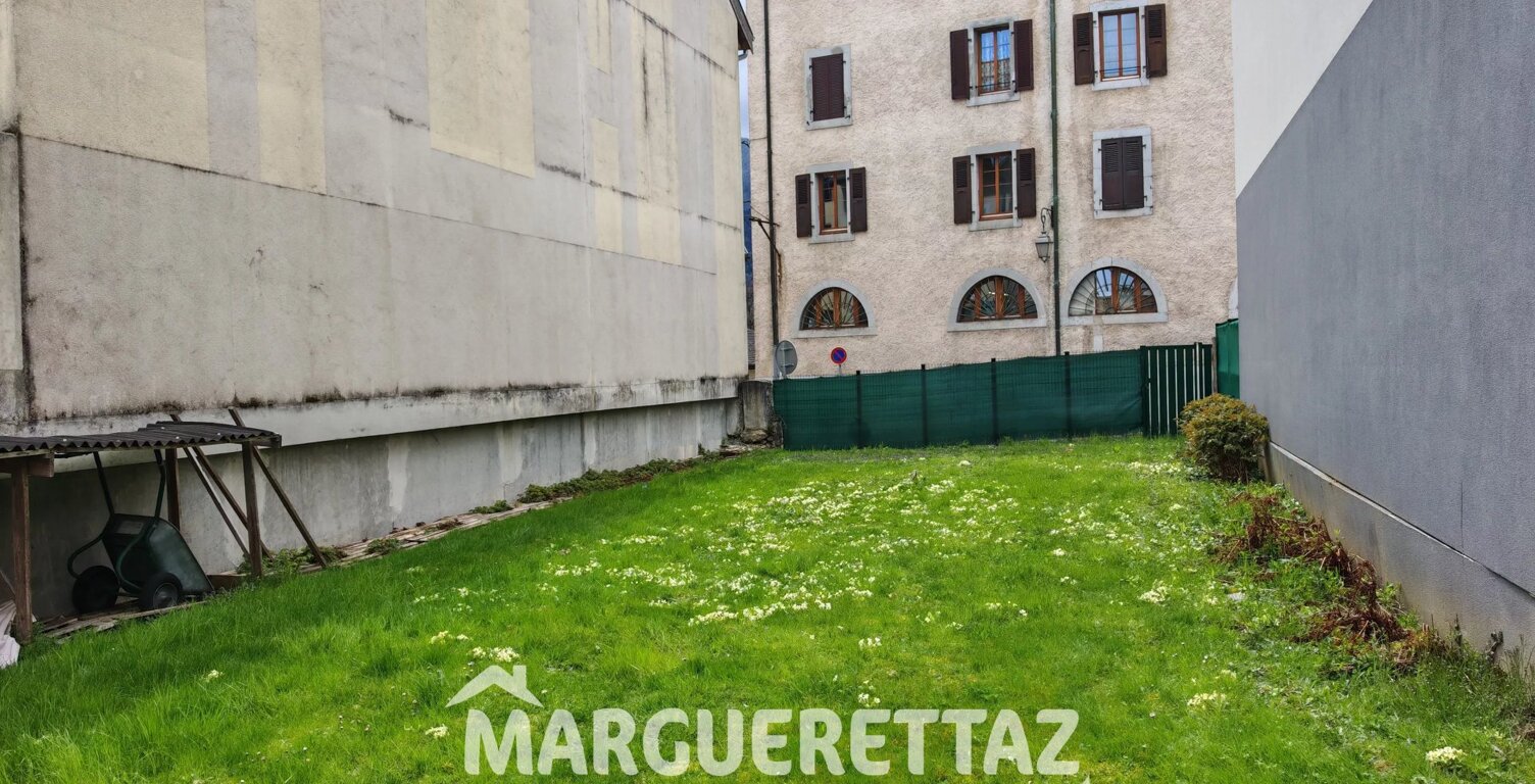 Terrain constructible centre La Roche sur Foron — photo 1