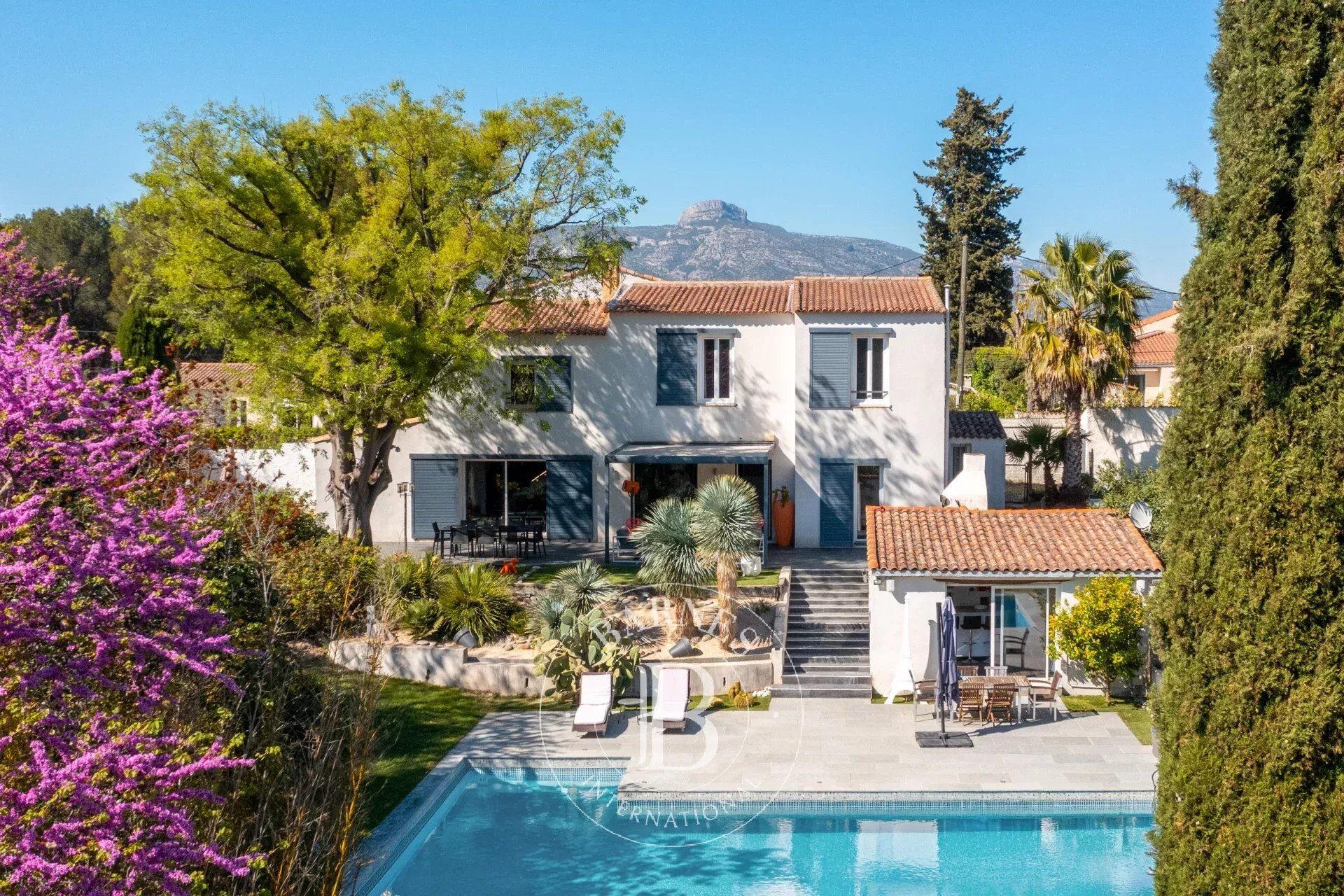 Villa / Maison 6 pièces  à vendre Aubagne 13400