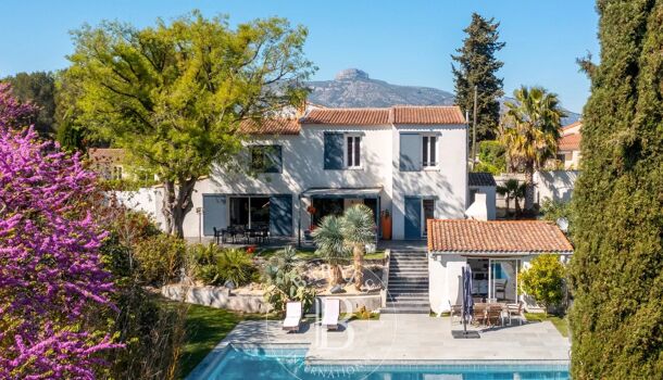Villa / Maison 6 pièces  à vendre Aubagne 13400