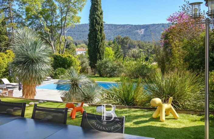 VENTE - AUBAGNE -  MAISON DE FAMILLE - PISCINE - 5 CHAMBRES — photo 2